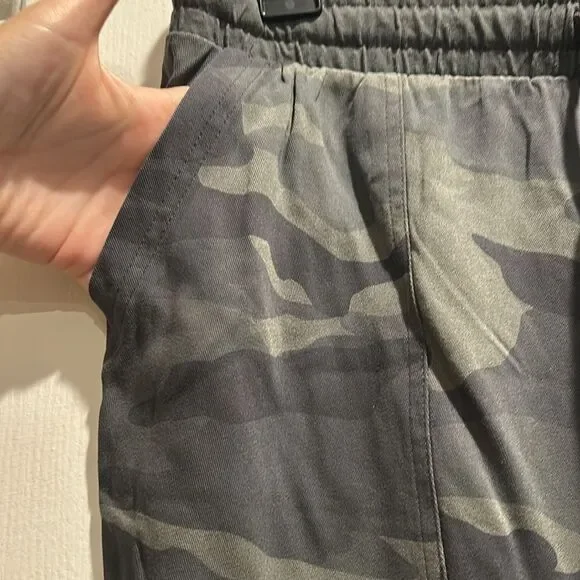 NWOT Splendid Camo Joggers, Size Medium - Picture 3 of 8